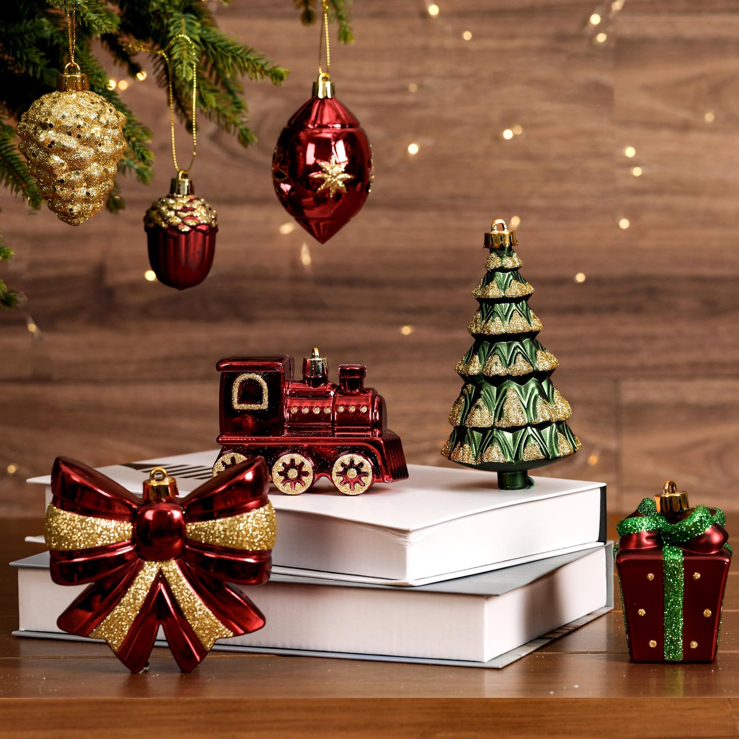 Alupssuc 82pcs Christmas Balls Ornaments Set, Delightful Classic Gift Set, Shatterproof Plastic Decor for Xmas Tree Holiday Wedding Party Decorations with Hanging Strings, Gold, Red and Green