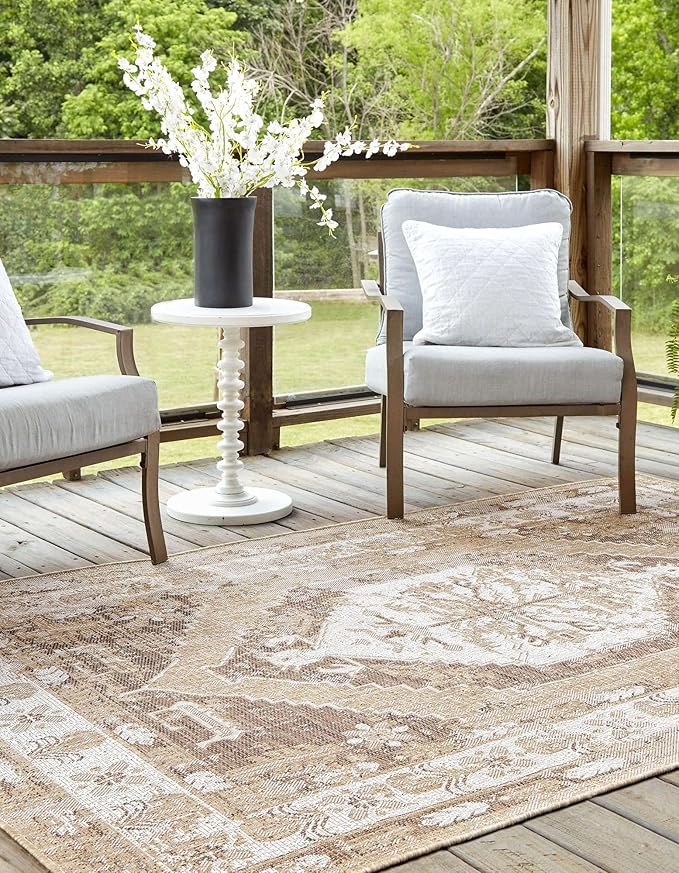 Unique Loom Outdoor Traditional Collection Area Rug - Valeria (4' 1" x 6' 1" Rectangle, Natural/ Ivory)