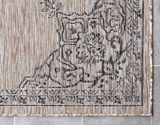 Unique Loom Outdoor Traditional Collection Area Rug - Antique (7' 1" x 10' Rectangle, Beige/ Black)