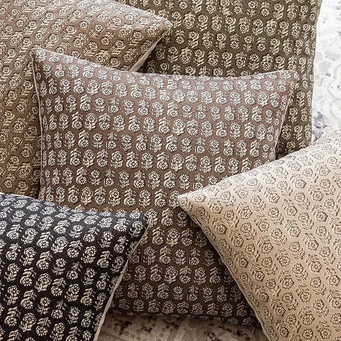 Foindtower Set of 2 Decorative Neutral Floral Print Throw Pillow Covers Vintage Accent Farmhouse Cushion Covers Boho Home Decor for Sofa Chair Couch Bedroom Living Room Outdoor,18×18 Inch,Brown